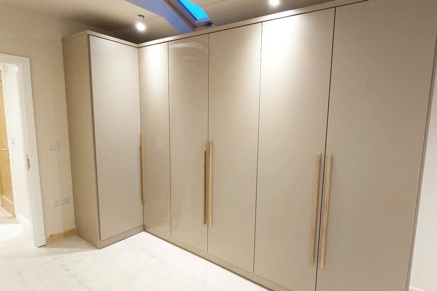 Choosing Wardrobe Finishes & Colours: A Practical Guide